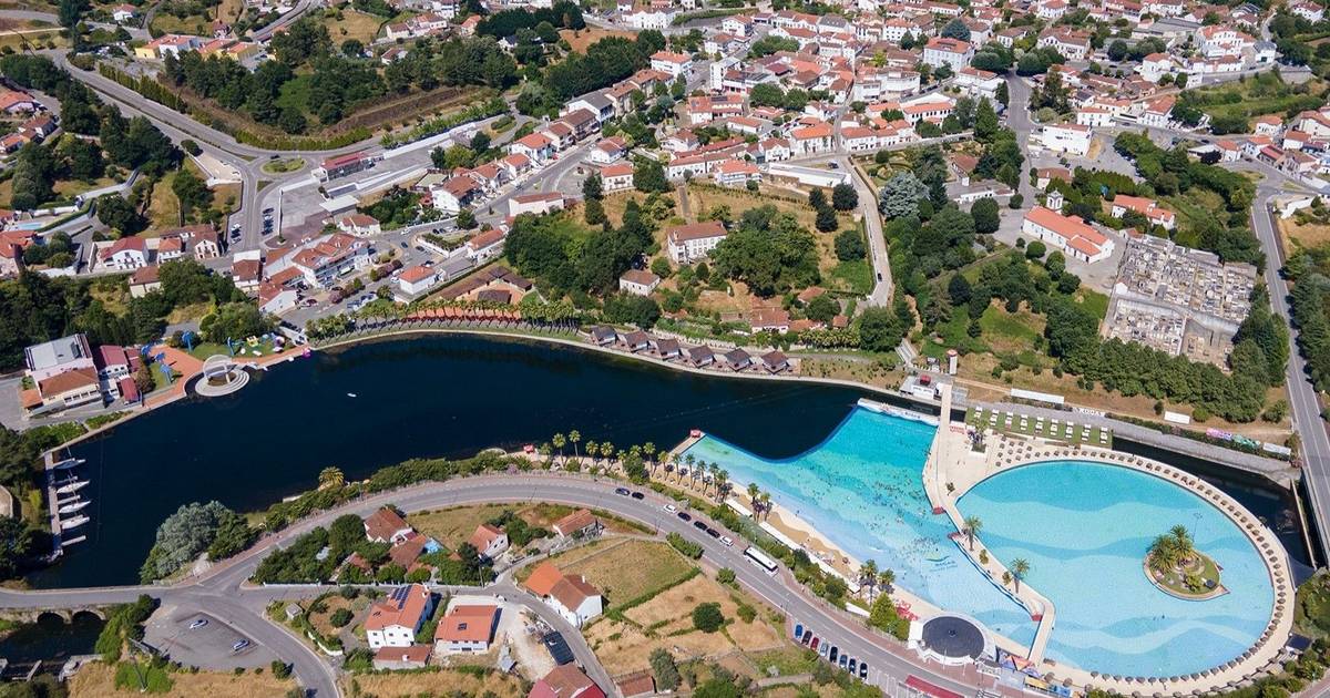 Recuperada dos danos, popular Praia das Rocas em Castanheira de Pera reabre a 30 de maio