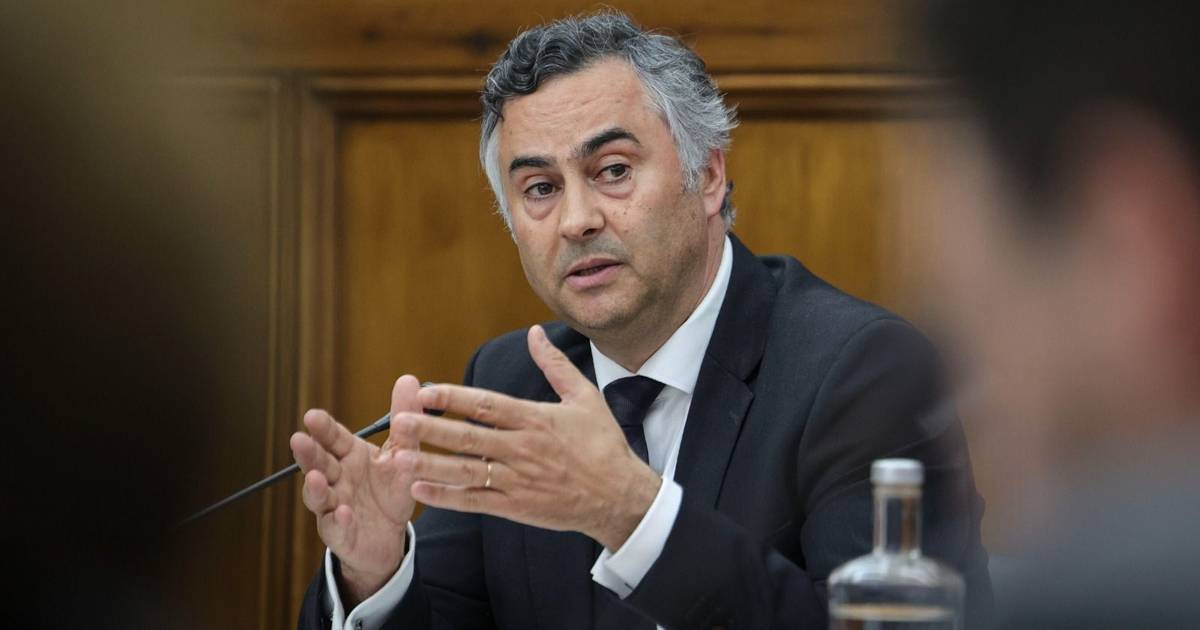 Ministro da educação: presença de ‘influencers’ nas escolas não exigiu novas regras, só clarificação