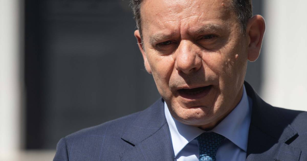 "Esperemos que a UGT diga até onde quer ir", diz Montenegro à margem da Cimeira Europeia no Chipre