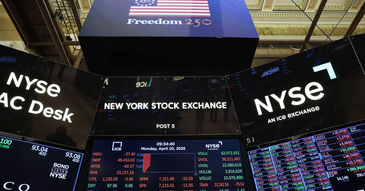 Bolsa de Nova Iorque fecha em alta com a perspectiva de novas negociações entre EUA e Irão