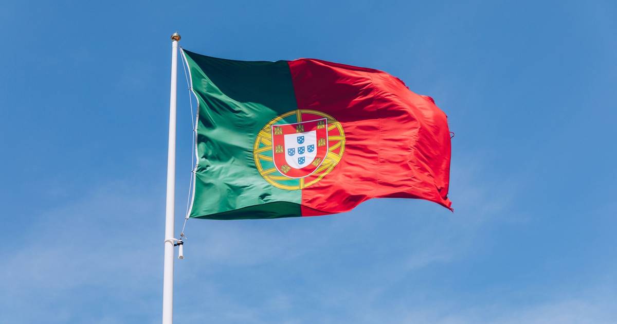 Constituição Portuguesa: 50 anos de direitos e liberdade