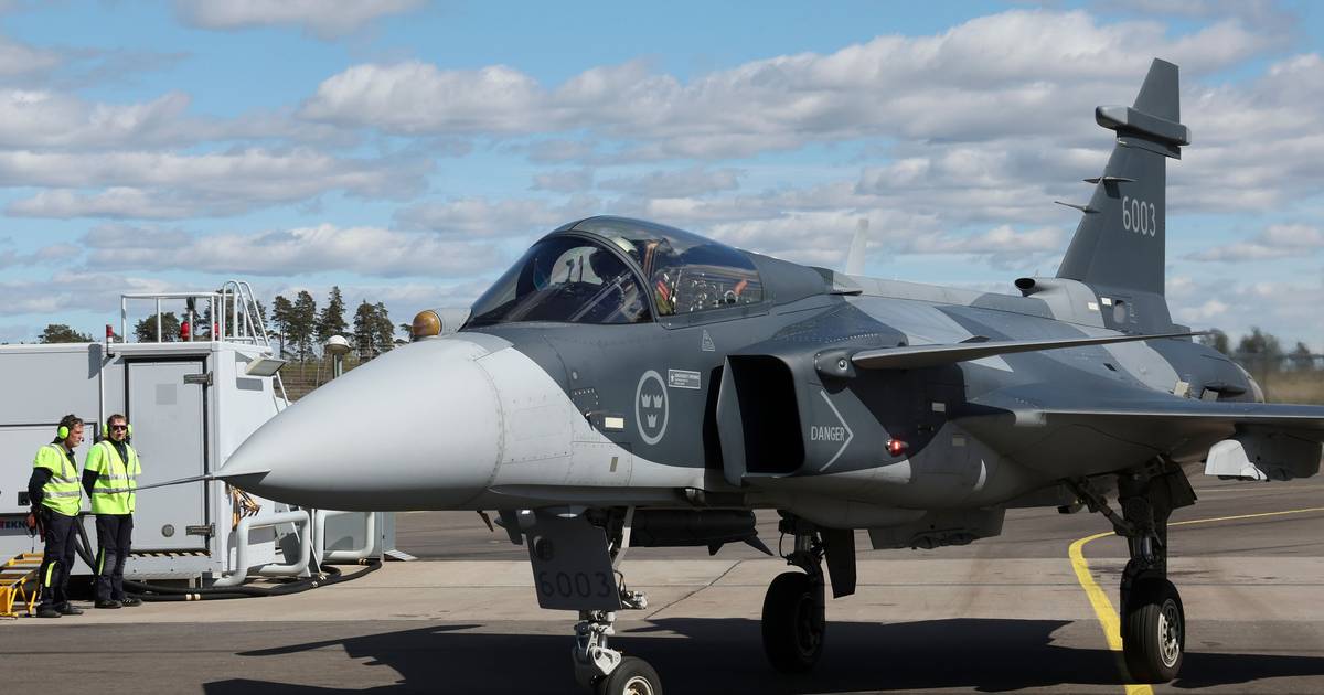 Gripen aterra na estrada: suecos apresentam caça como o melhor avião para policiamento aéreo