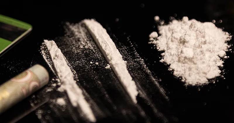 Acidente mortal na A33 leva PJ a apreender milhares de doses de droga