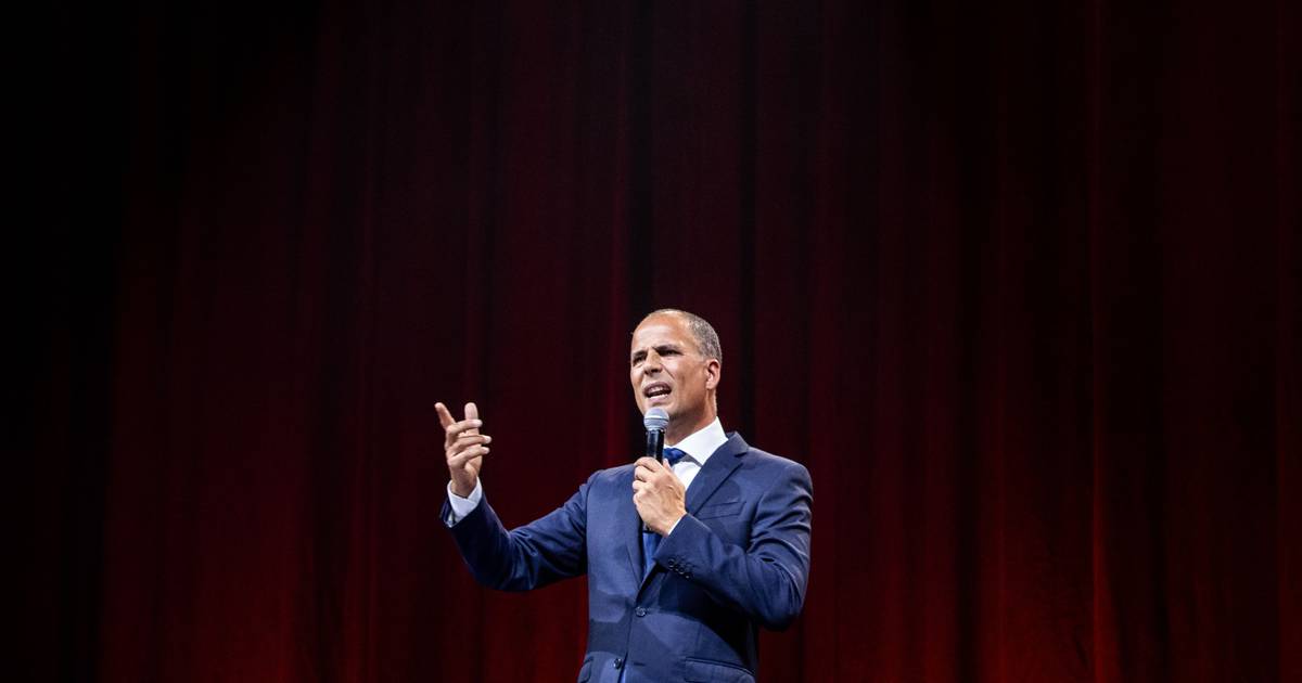 "Verificando se você é humano” no Porto: Ricardo Araújo Pereira regressou às origens com novo solo