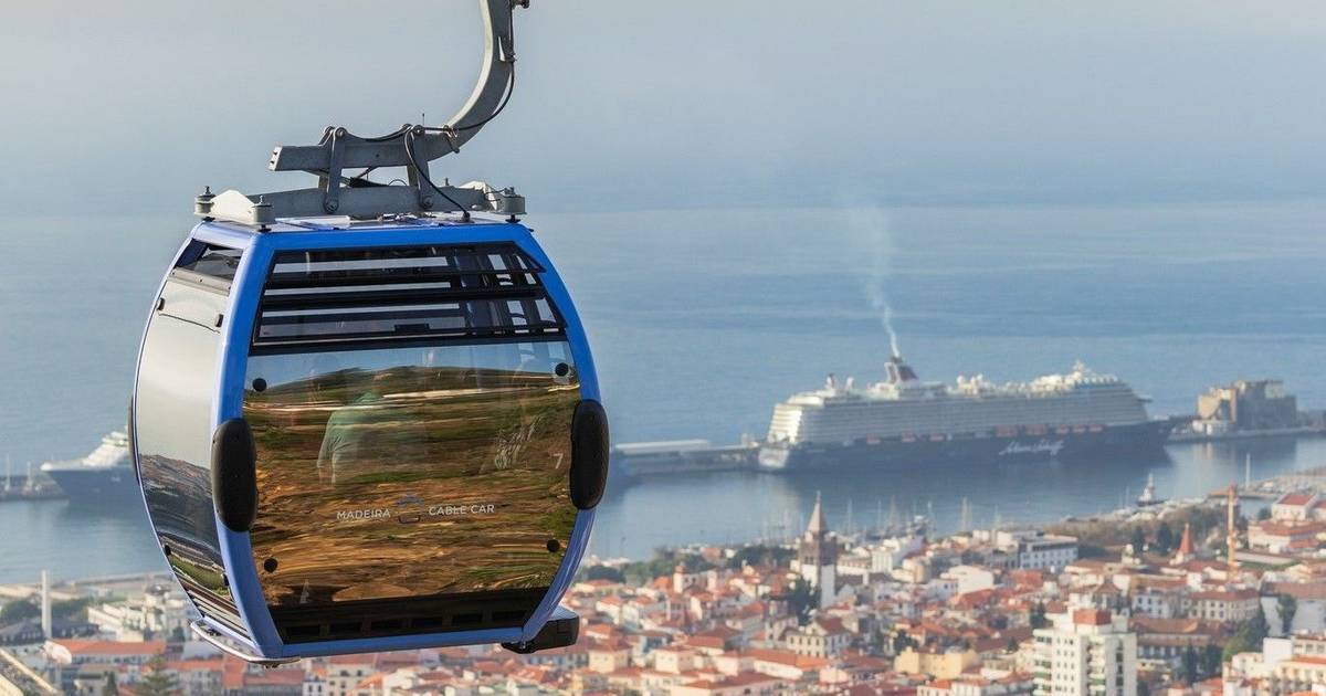 Teleférico do Funchal torna-se o primeiro do país com chão de vidro