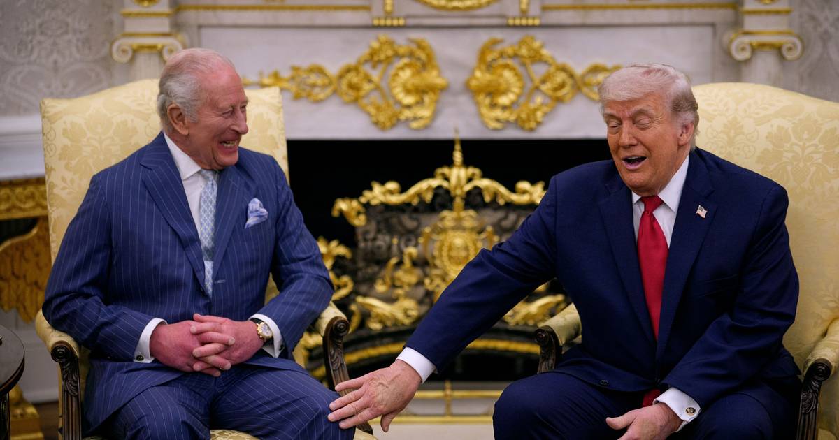 Trump afirma que Rei Carlos III apoiaria os EUA na guerra contra o Irão