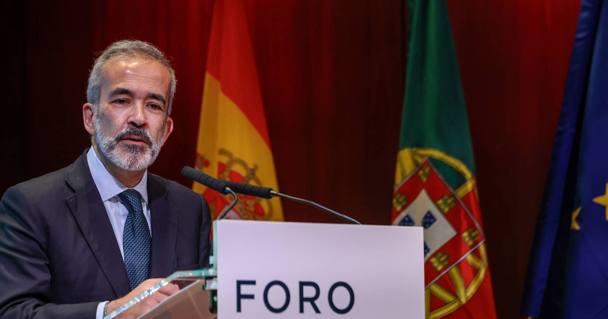 Discurso de Rangel sobre EUA contrasta com as críticas duras de Paulo Portas e Santos Silva a Trump