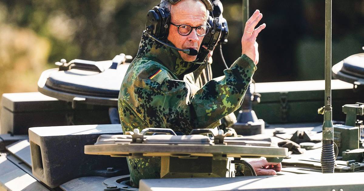 Merz testa material e troca tiros verbais com Trump