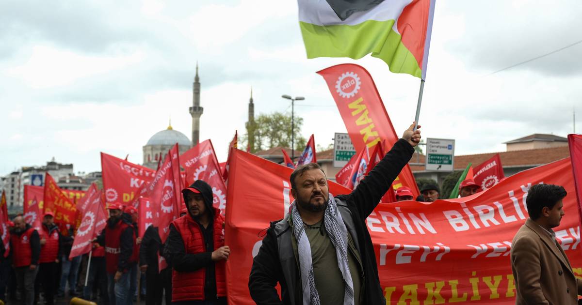 1º de Maio: Perto de 400 manifestantes detidos em Istambul