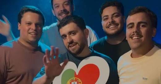 “Tinha que ser um tuga a fazer o som. Como é que ia falar inglês com um técnico de som?”: primeiro ensaio dos Bandidos do Cante na Eurovisão