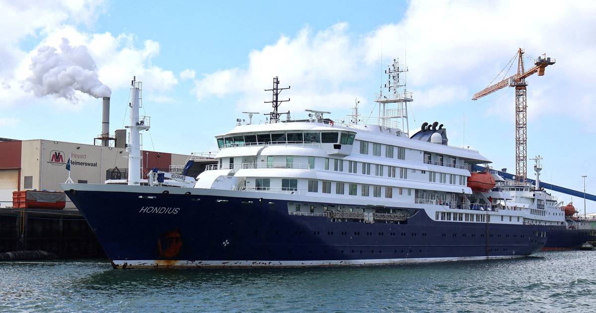 Três mortos por síndrome respiratória aguda em navio de cruzeiro assistido ao largo de Cabo Verde