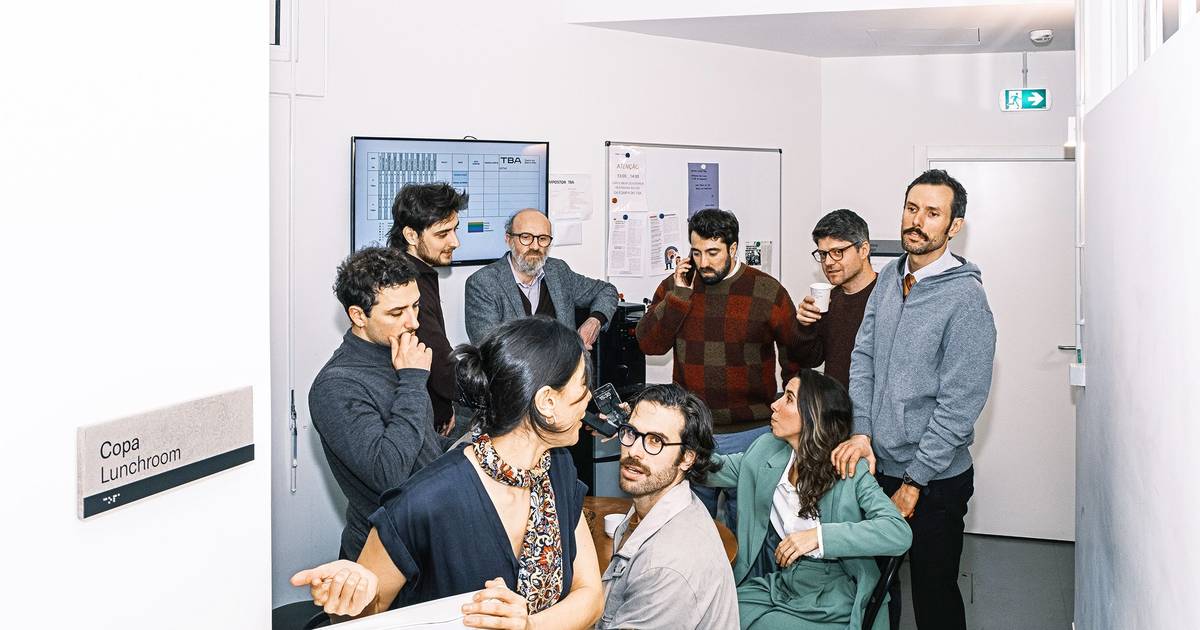 Teatro: Era uma vez uma equipa que tentava inventar a melhor história do mundo