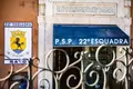 Chefe agrediu detido que esteve algemado 12 horas
