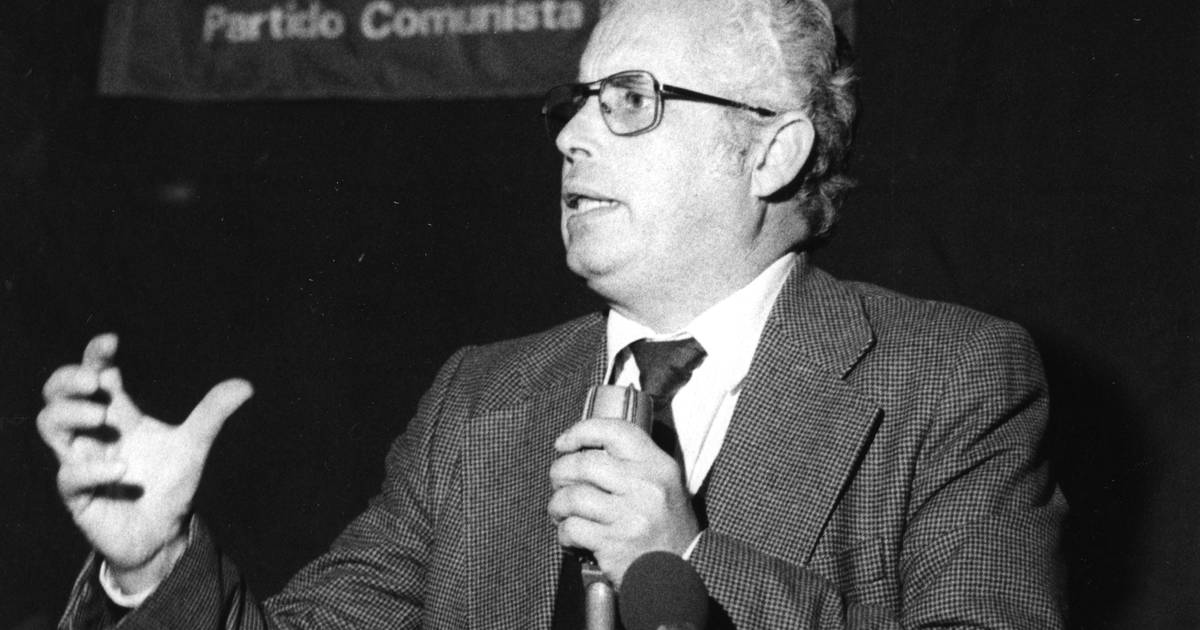 Na morte de Carlos Brito, o PCP publicou uma nota 
