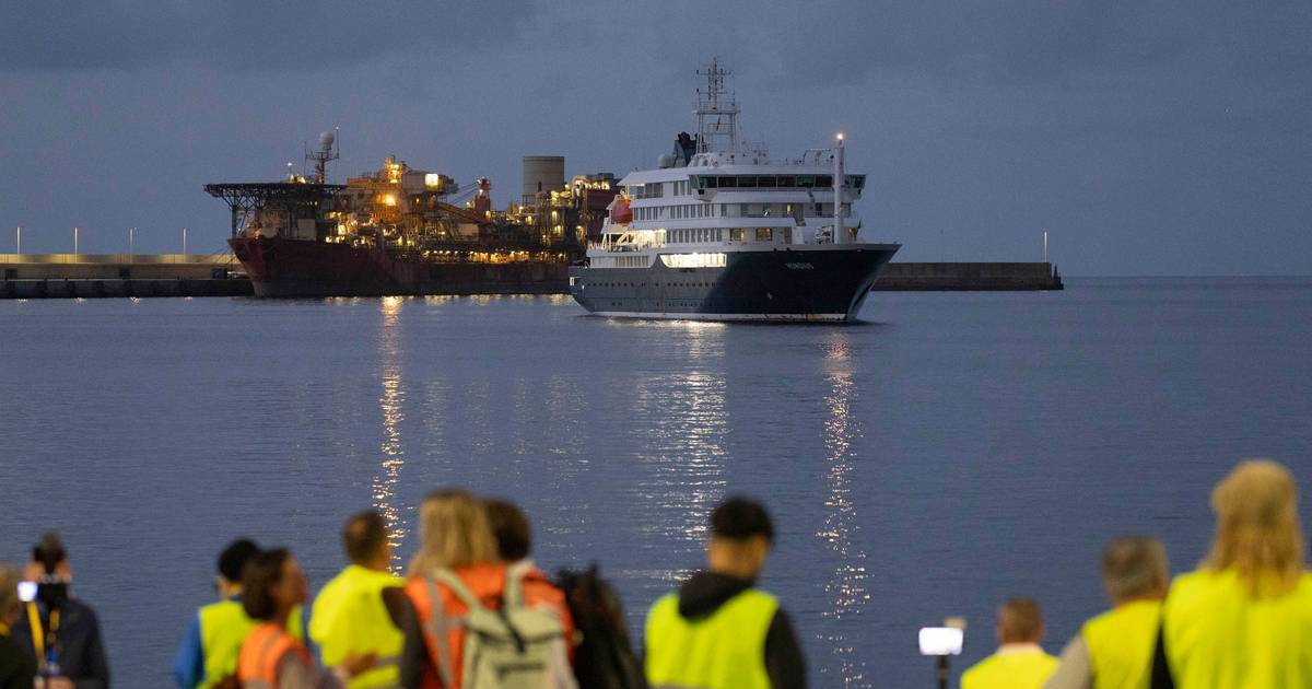 O cruzeiro do Hantavírus chegou ao porto de Tenerife, desembarque de passageiros vai durar até segunda-feira