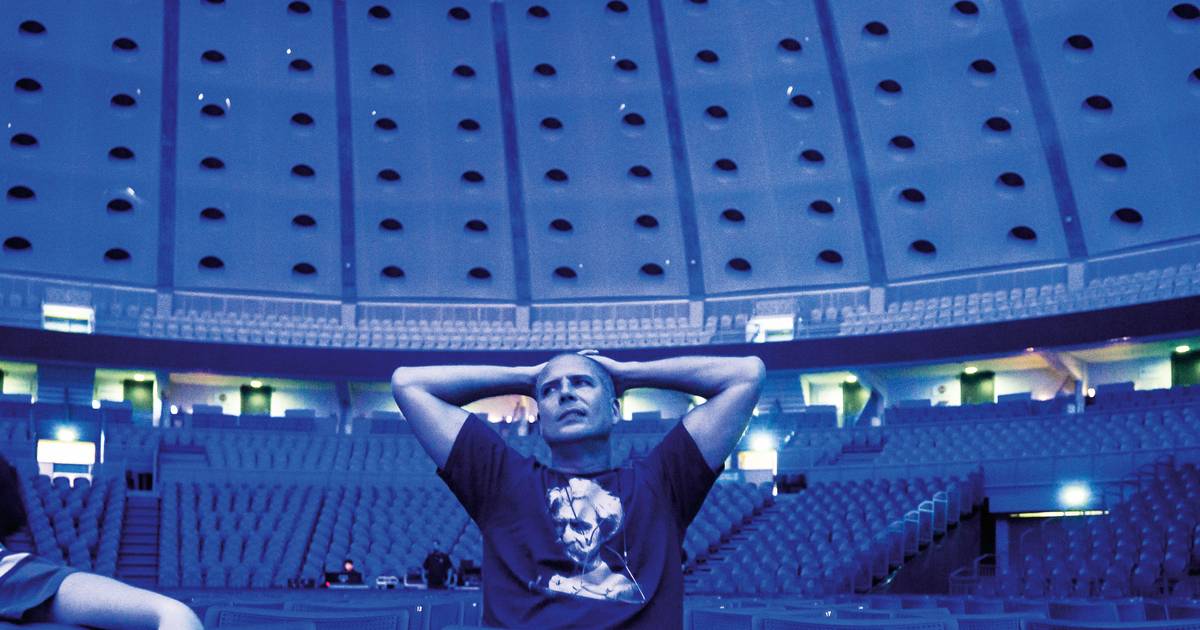 Ricardo Araújo Pereira. Ele é humano, a confiança é simulação