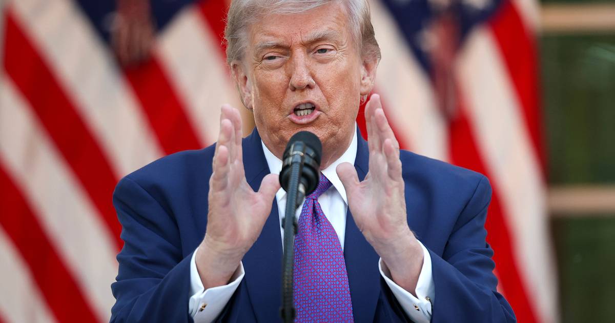 Trump ameaça 'pulverizar' Omã, em aparente confusão do país aliado com o Irão