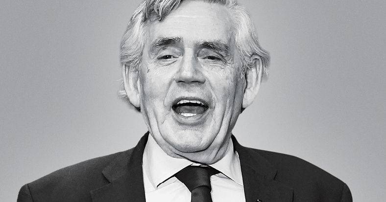 O curioso caso  de Gordon Brown, de antigo primeiro-ministro até joker de Keir Starmer em plena crise trabalhista