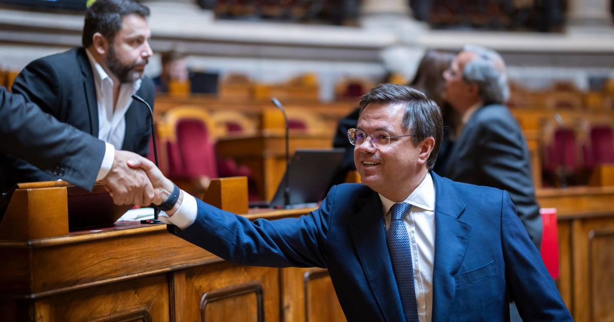 Governo anuncia mecanismo para privados proporem bens ou serviços ao Estado e defende resposta às tempestades