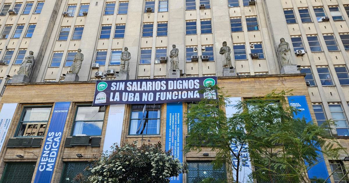 Um milhão de universitários argentinos na rua contra desmantelamento da Educação pública promovido por Milei