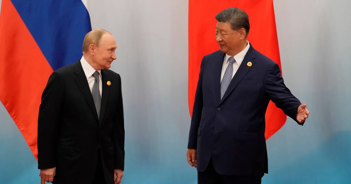 O triângulo de Xi: “Tanto Trump como Putin têm de viajar até Pequim para tentarem conquistar os seus favores”