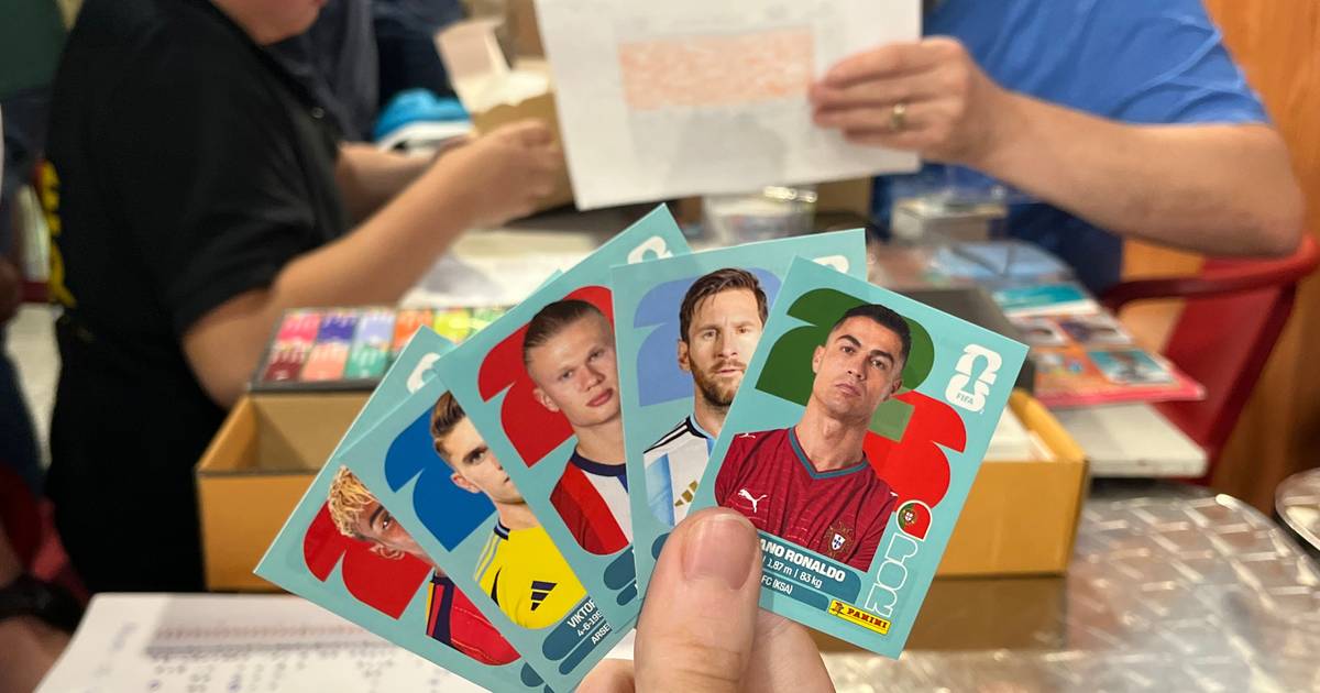 A febre dos cromos do Mundial: centenas de colecionadores juntam-se para eventos de trocas