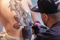 A Piranha anda a tatuar pelo mundo fora
