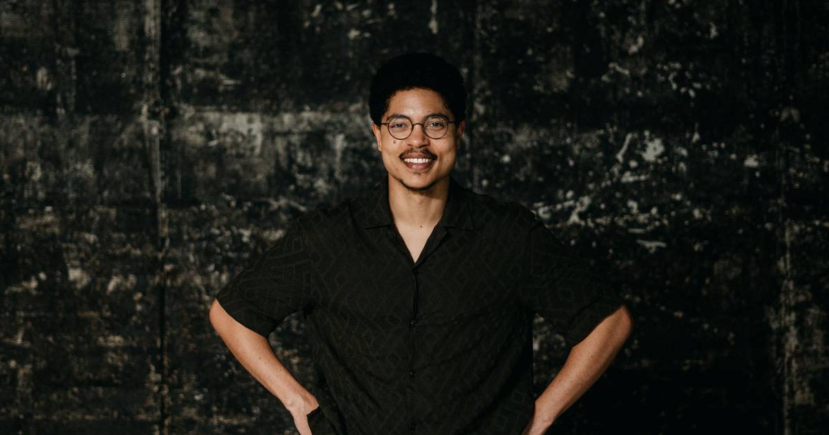 Marco Mendonça: “O meu pai era 33 anos mais velho que a minha mãe. Tive acesso aos dois polos geracionais na forma de olhar para as coisas normais da vida”