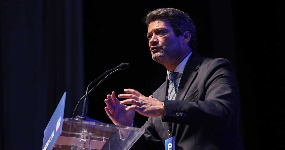 Ventura warns government parties against closer ties with PS