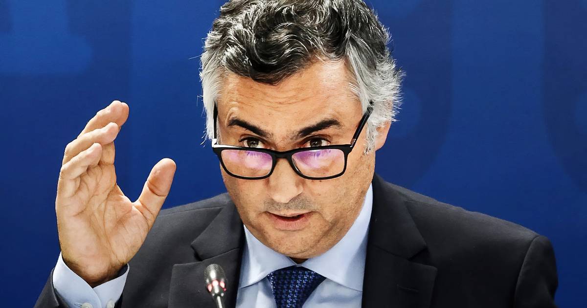 Fernando Alexandre admite que faltou explicar a digitalização dos exames, mas fala em "alarmismo exagerado"
