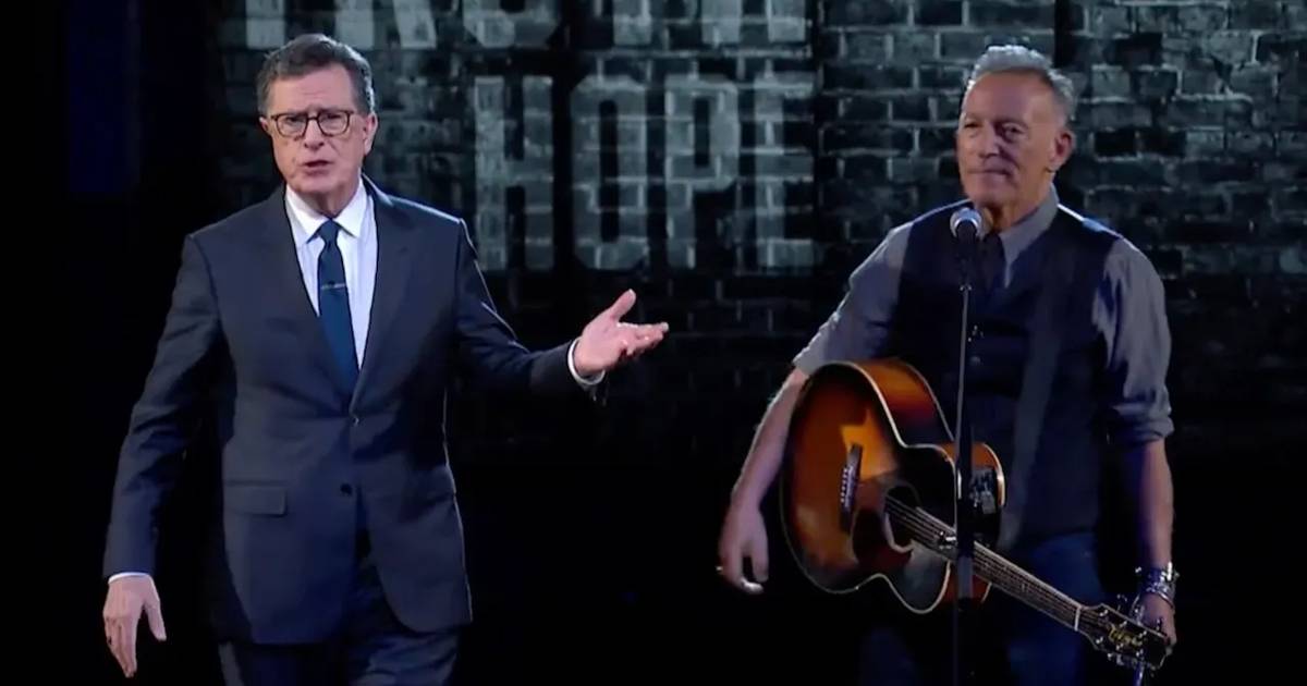 “Este é o primeiro gajo na América que perdeu o programa de TV porque o presidente não encaixa uma piada”: Springsteen ao lado de Colbert