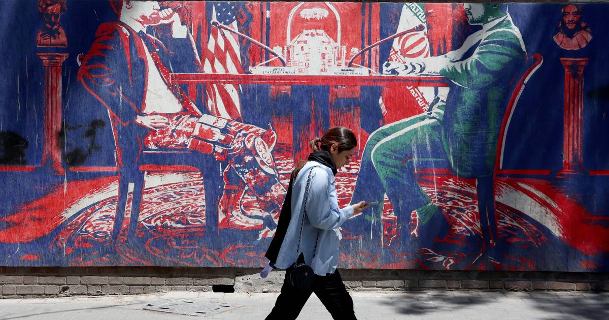 Irão volta a ligar-se à Internet, mas conectividade é apenas parcial: “Não estou esperançosa de que dure muito tempo”