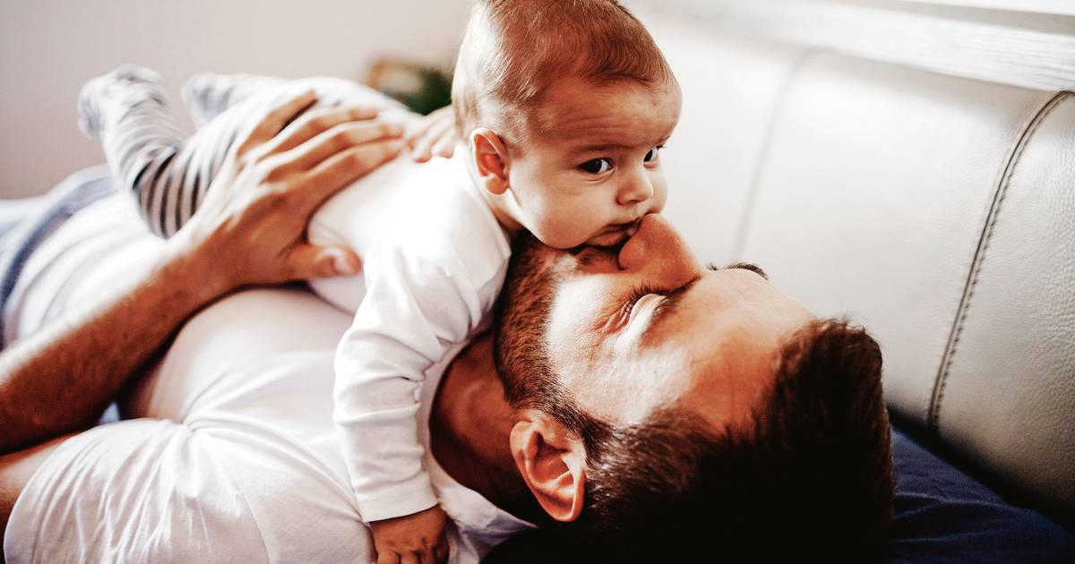Os pais portugueses estão mais afetivos, mais presentes, mas também mais cansados