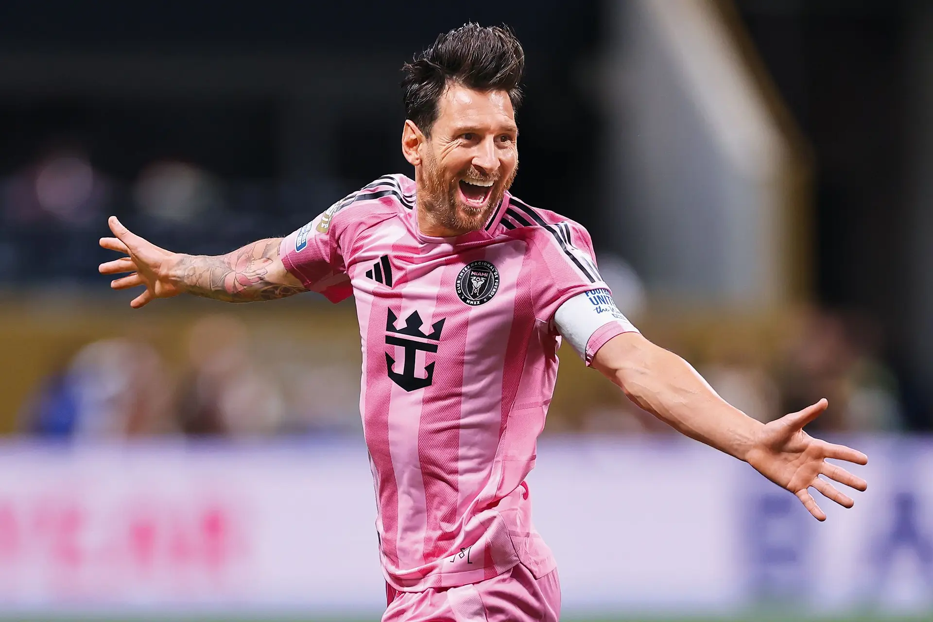 Em abril, foi a vez de Lionel Messi divulgar a aquisição da totalidade das ações do UE Cornellà, da quinta divisão espanhola, por dois milhões de euros 