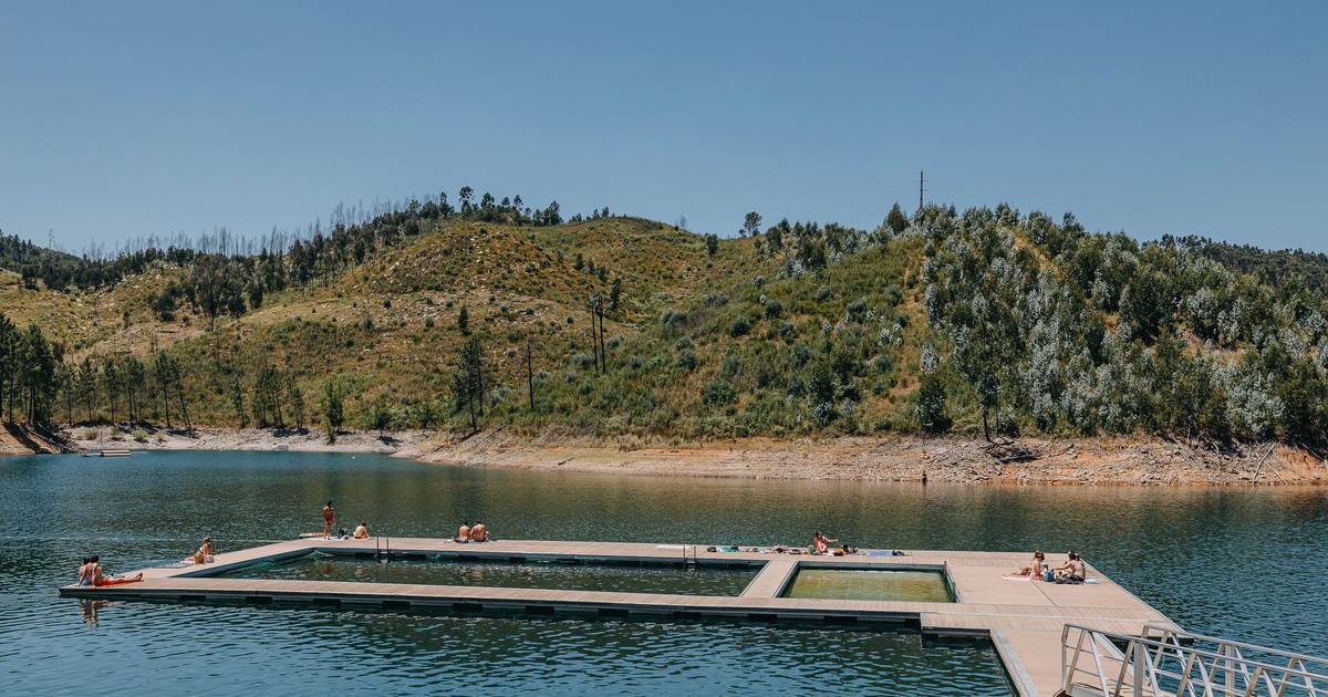 Com piscina flutuante, esta praia fluvial em Castelo do Bode