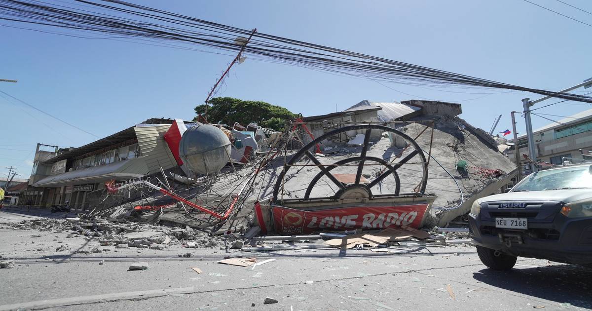 Sismo de magnitude 7,8 nas Filipinas mata 19 pessoas e fere 
