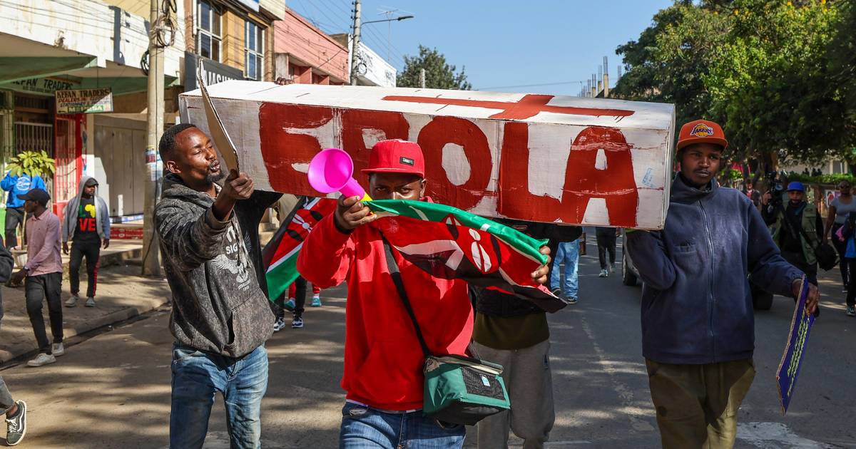 Polícia do Quénia usa gás lacrimogéneo em protesto contra ce