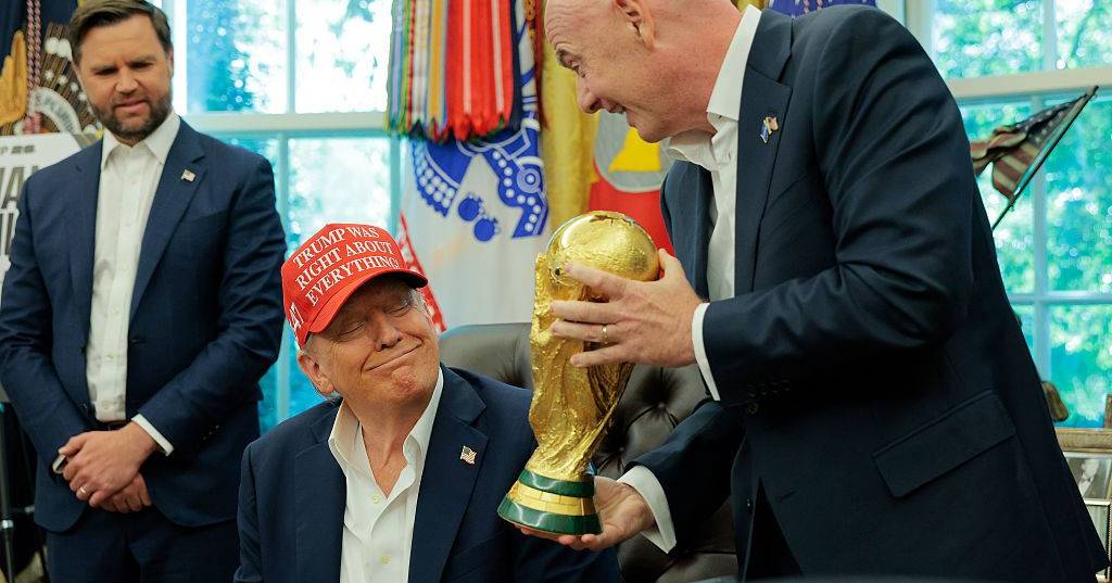 Um Mundial aos pés de Trump, que ainda não pôs o pé num estádio