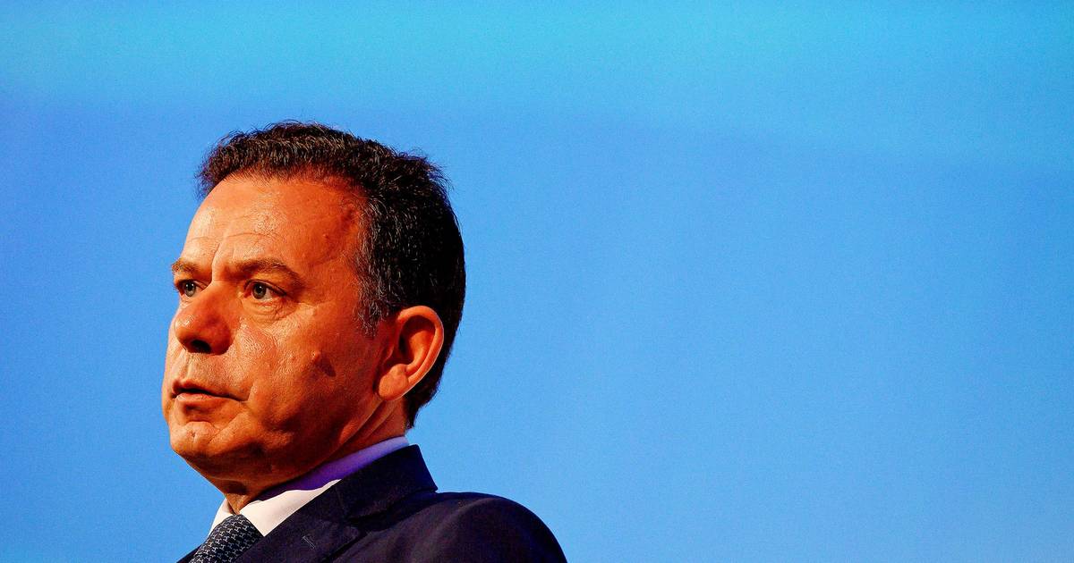 Exames nacionais: Montenegro admite que processo teve "imprevistos", mas mantém confiança no ministro