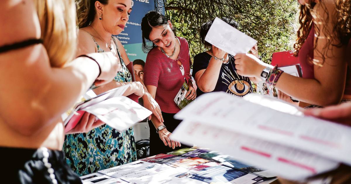 E depois do secundário? Jovens pressionados para “decidir be