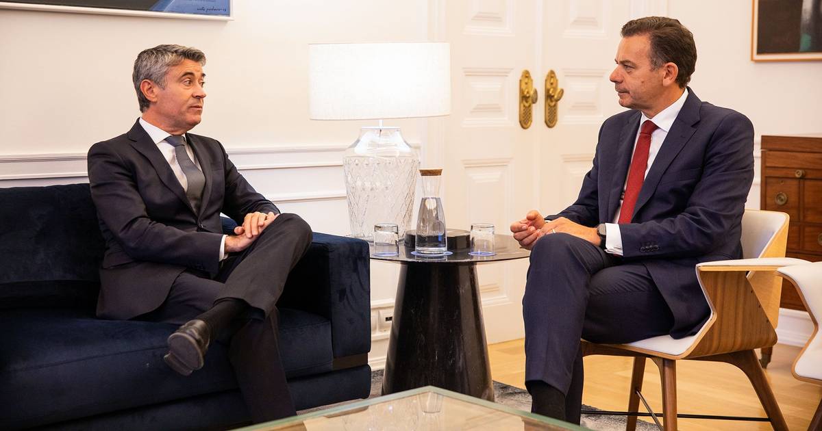 Carneiro deixa 'cair' Luís Neves: "A autoridade política do ministro da Administração Interna está fragilizada"