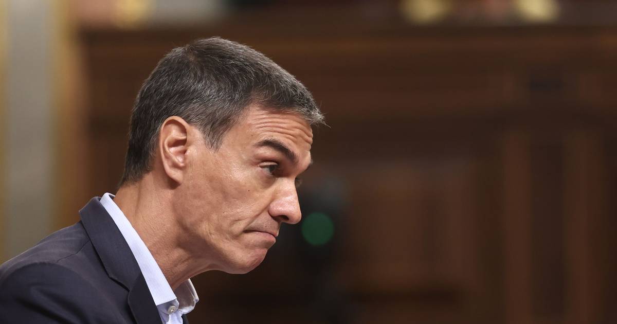 "Noturnidade estival": Pedro Sanchéz indulta três pessoas condenadas por corrupção um dia antes de ir de férias