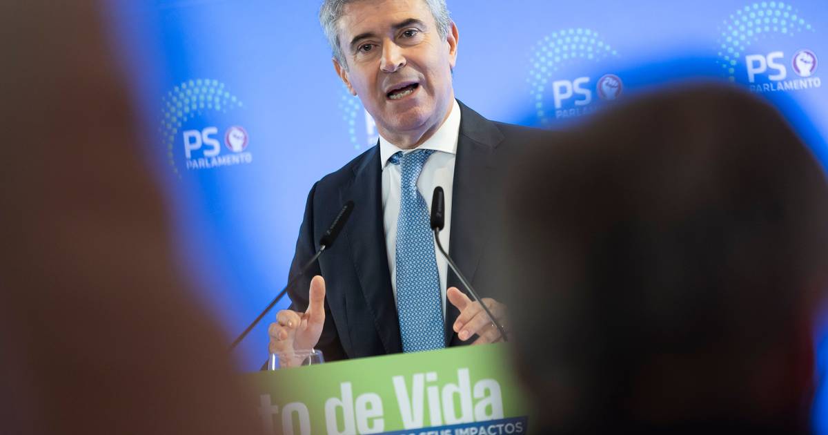 José Luís Carneiro diz que Luís Neves "tem o dever de explicar tudo"