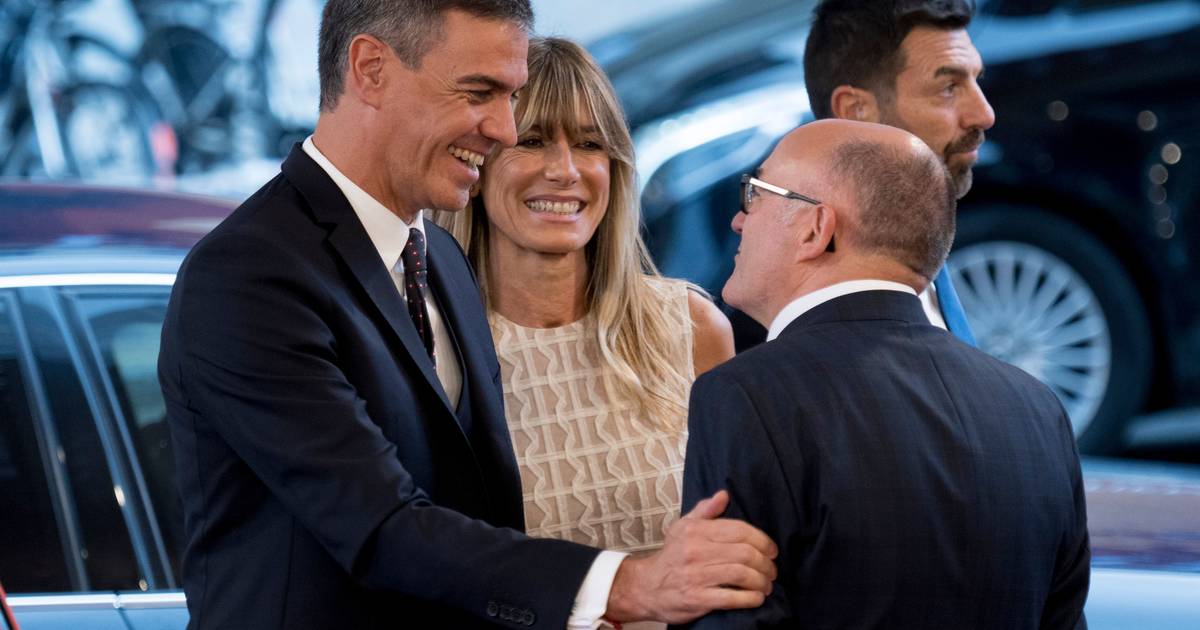 Juiz impede mulher de Pedro Sánchez de ir à cimeira da NATO
