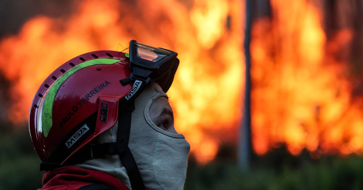 Proteção Civil enfrenta cinco incêndios críticos e reforça meios em todo o país
