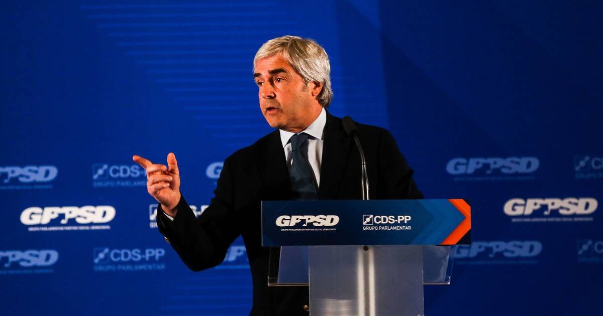 Montenegro condena decisões "imponderadas" da oposição, Melo diz que só quem for "irresponsável" deseja uma crise política