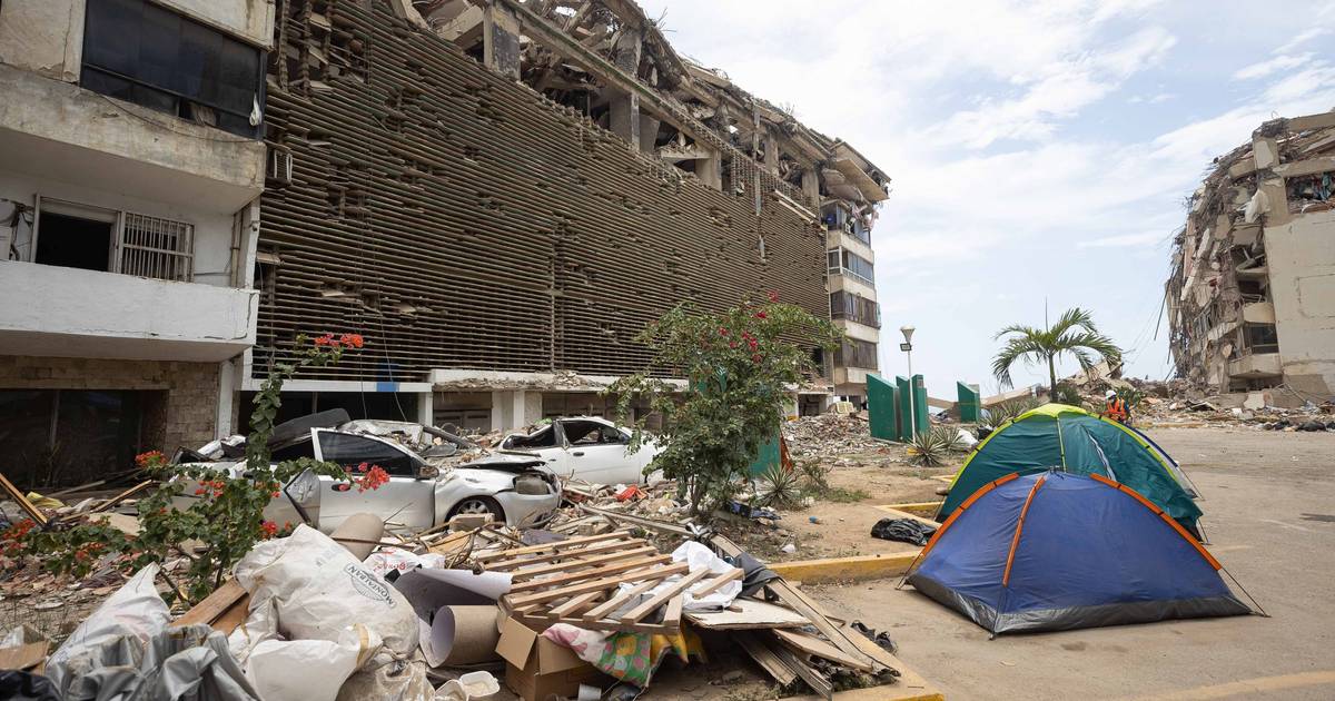 Quase 15 mil pessoas alojadas em acampamentos temporários após sismos na Venezuela