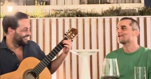 António Zambujo e Wagner Moura juntos ao violão: veja aqui o vídeo