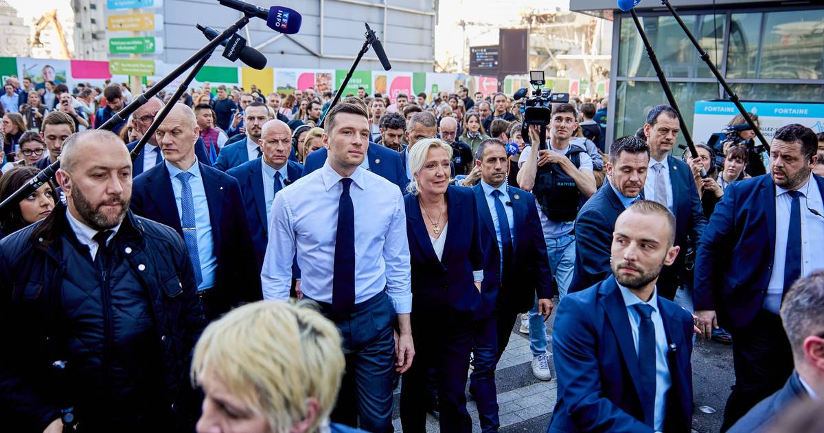 Marine Le Pen devolve Jordan Bardella ao papel de delfim