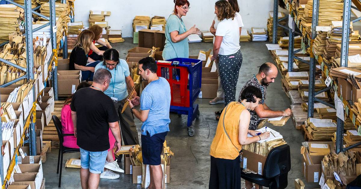 Exames nacionais: PS considera inquérito parlamentar "cada vez mais inevitável"